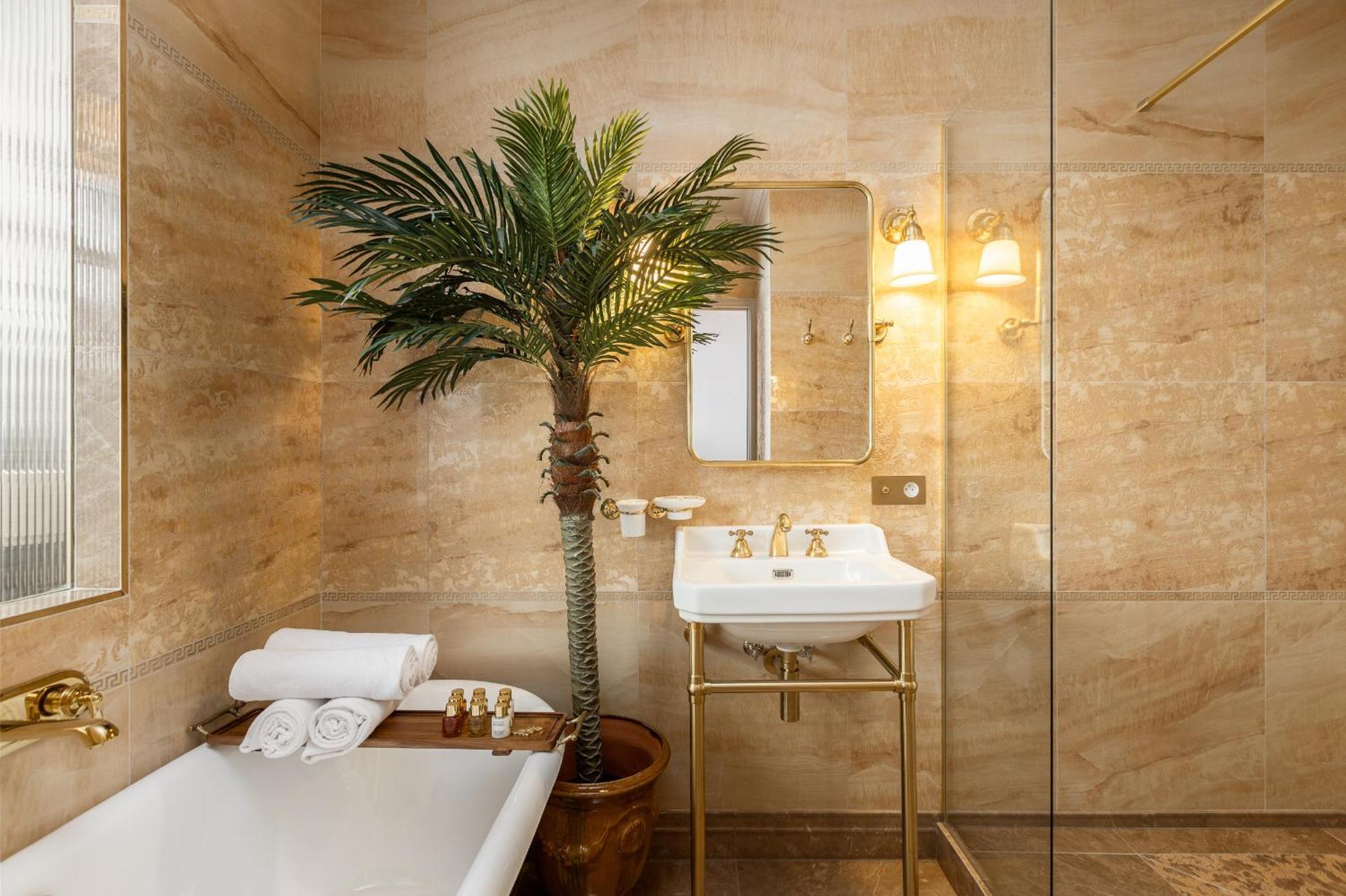 The Donatella - Champs Elysees Apartment Paris