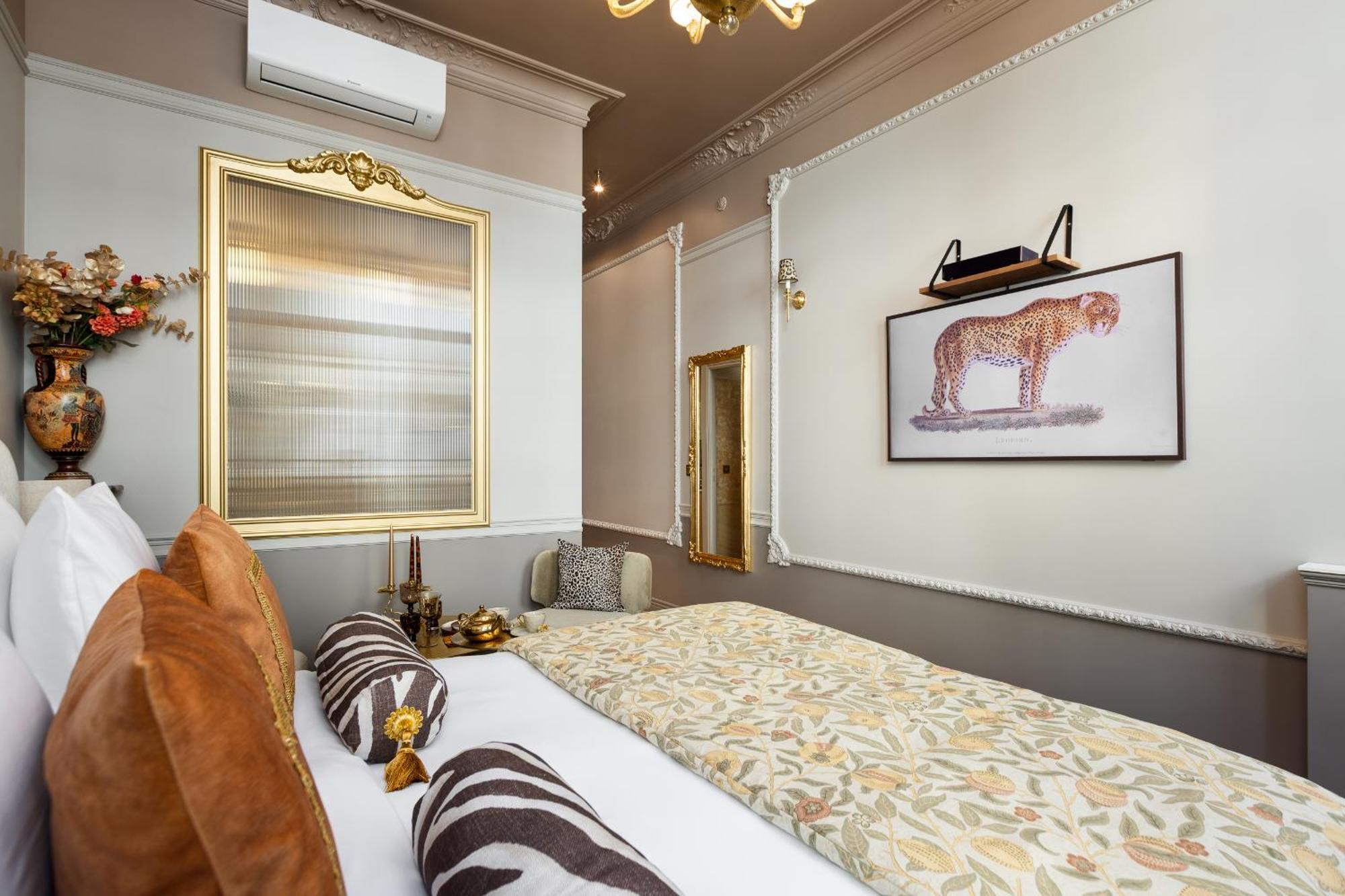The Donatella - Champs Elysees Apartment